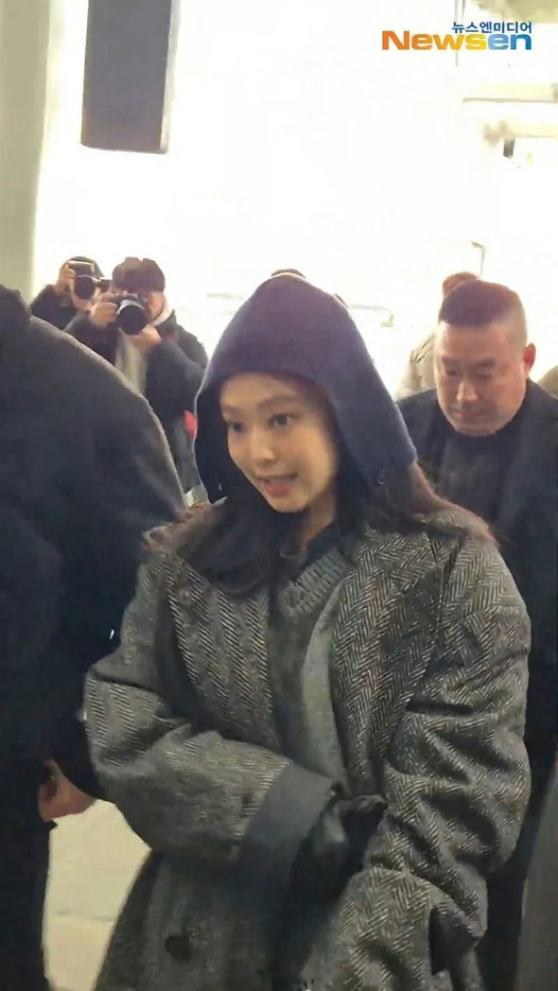 Đ&acirc;y c&oacute; phải l&agrave; bộ mặt thật của Jennie (BLACKPINK)?- Ảnh 1.