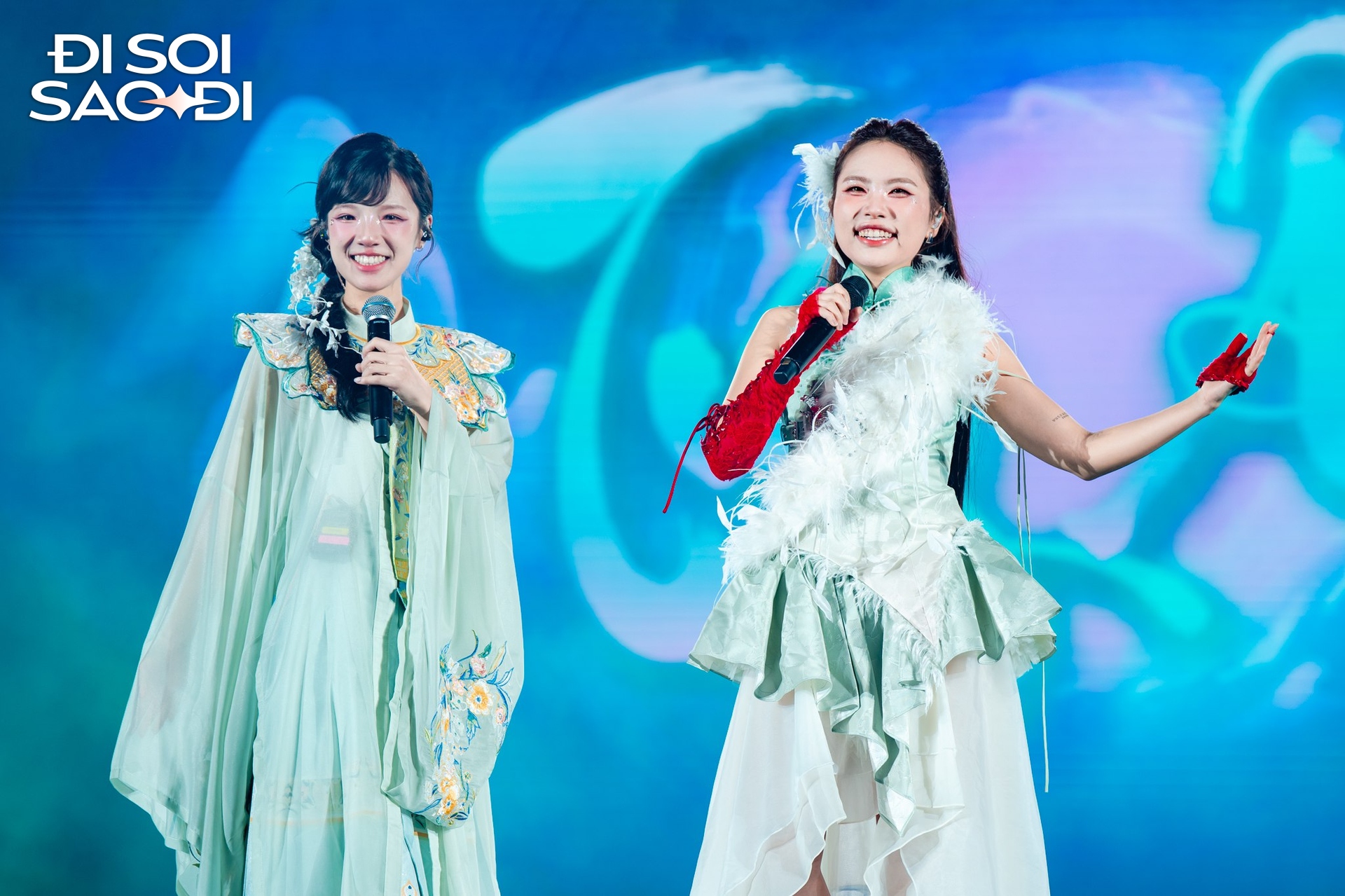 Chơi lớn như Phương Mỹ Chi: Fanmeeting 0 đồng mời cả sao Cbiz, mang sân khấu Sing! Asia đến chiều fan- Ảnh 4. Chơi lớn như Phương Mỹ Chi: Fanmeeting 0 đồng mời cả sao Cbiz, mang sân khấu Sing! Asia đến chiều fan- Ảnh 4.