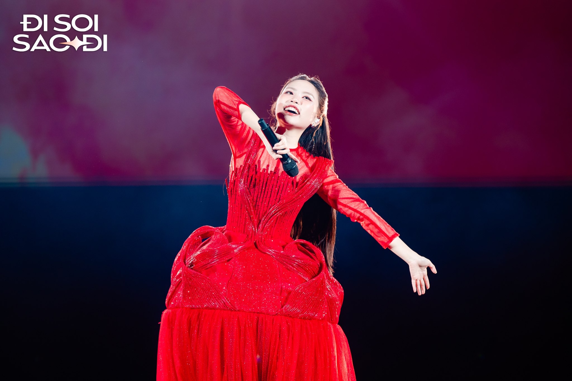 Chơi lớn như Phương Mỹ Chi: Fanmeeting 0 đồng mời cả sao Cbiz, mang sân khấu Sing! Asia đến chiều fan- Ảnh 11. Chơi lớn như Phương Mỹ Chi: Fanmeeting 0 đồng mời cả sao Cbiz, mang sân khấu Sing! Asia đến chiều fan- Ảnh 11.