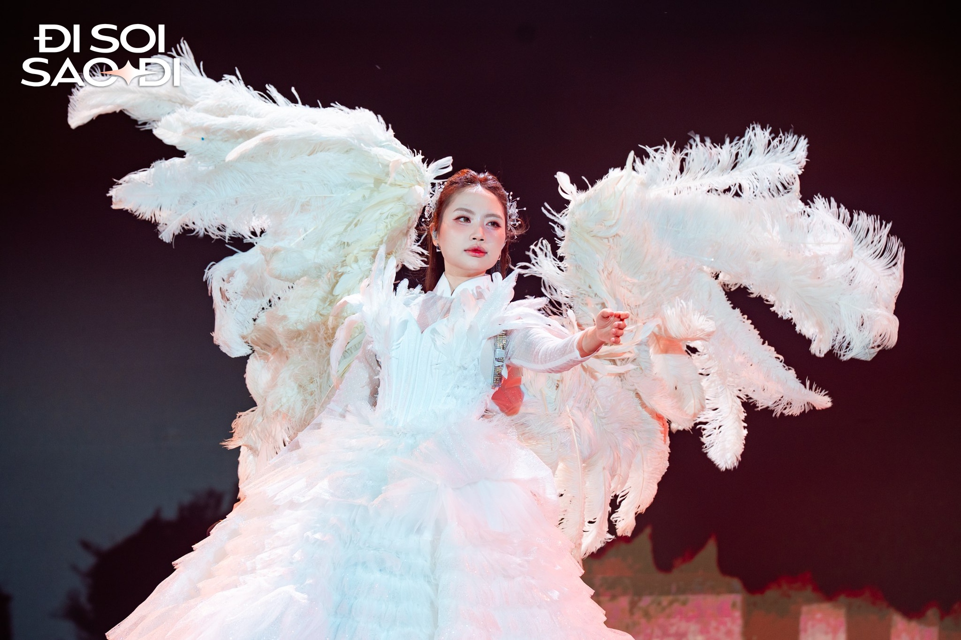 Chơi lớn như Phương Mỹ Chi: Fanmeeting 0 đồng mời cả sao Cbiz, mang sân khấu Sing! Asia đến chiều fan- Ảnh 9. Chơi lớn như Phương Mỹ Chi: Fanmeeting 0 đồng mời cả sao Cbiz, mang sân khấu Sing! Asia đến chiều fan- Ảnh 9.