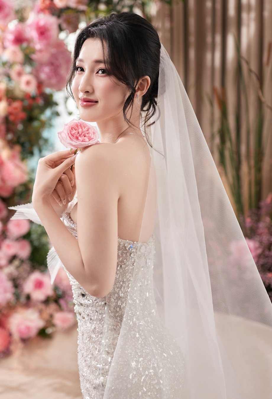 R&ograve; rỉ ảnh cưới cực hiếm của &Aacute; hậu Phương Nhi v&agrave; thiếu gia Minh Ho&agrave;ng- Ảnh 3.