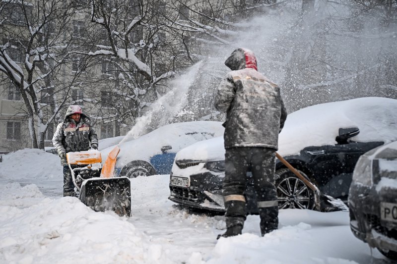 Moscow chìm trong bão tuyết: Giao thông tê liệt, hàng trăm chuyến bay bị ảnh hưởng- Ảnh 3. Moscow chìm trong bão tuyết: Giao thông tê liệt, hàng trăm chuyến bay bị ảnh hưởng- Ảnh 3.
