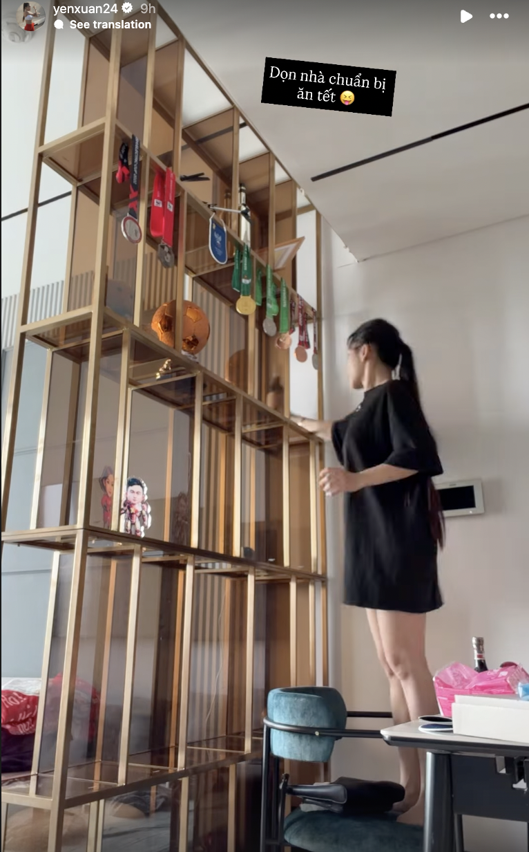 Yến Xu&acirc;n bế con đến s&acirc;n bay đ&oacute;n L&acirc;m T&acirc;y, đo&agrave;n tụ sau drama bỏ 2 triệu thu&ecirc; dọn nh&agrave; đ&oacute;n tết nhận kết 