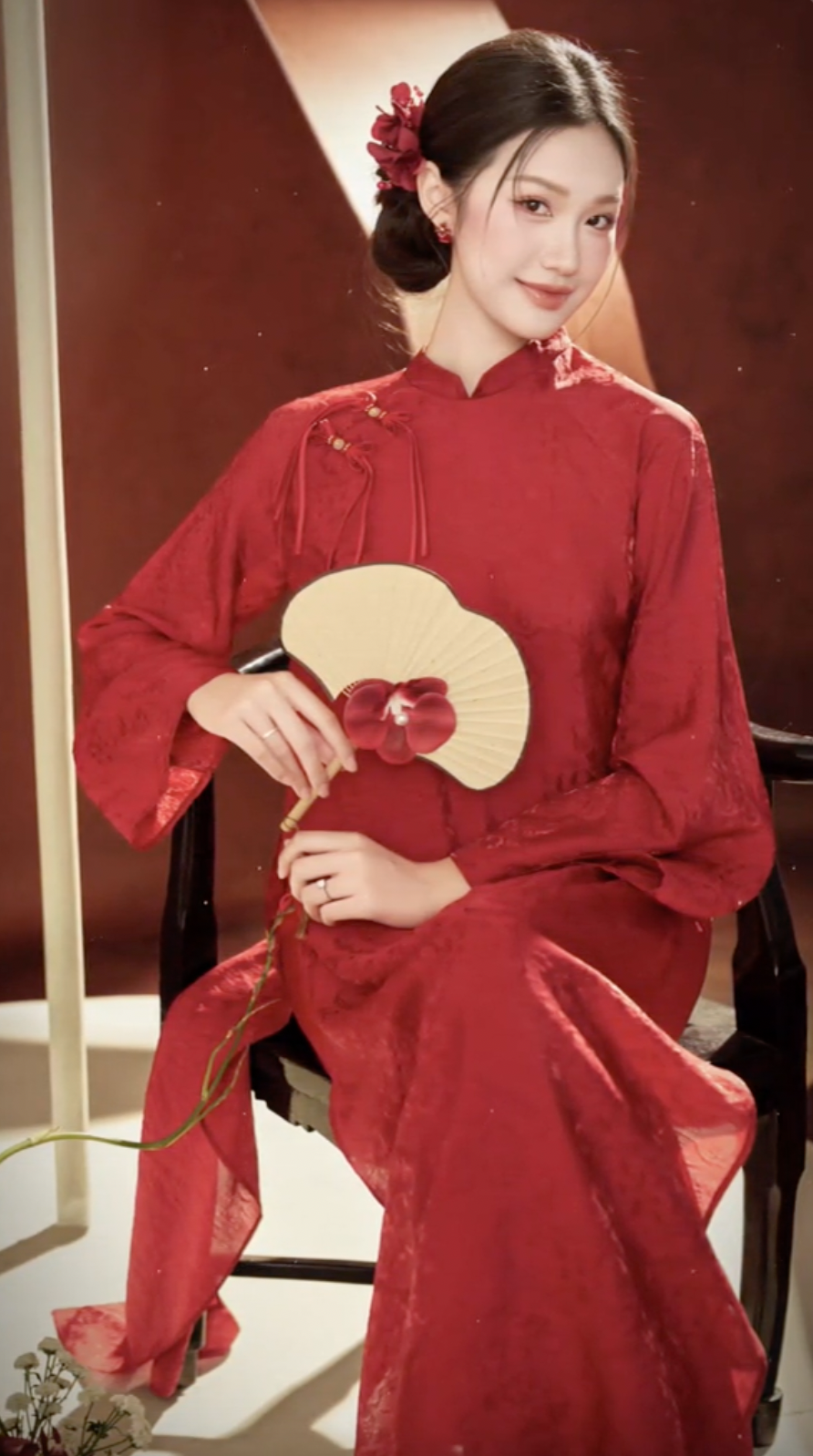 Ai mặc &aacute;o d&agrave;i đẹp như Do&atilde;n Hải My: Nhan sắc &ldquo;nghi&ecirc;ng nước nghi&ecirc;ng th&agrave;nh&rdquo;, bất bại trong d&agrave;n WAGs Việt- Ảnh 2.