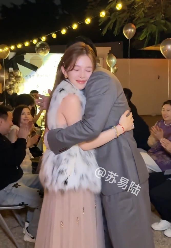 Trò hề đầu năm: 1 cặp diễn viên cầu hôn, cưới, chia tay trong vòng 3 ngày- Ảnh 1. Trò hề đầu năm: 1 cặp diễn viên cầu hôn, cưới, chia tay trong vòng 3 ngày- Ảnh 1.