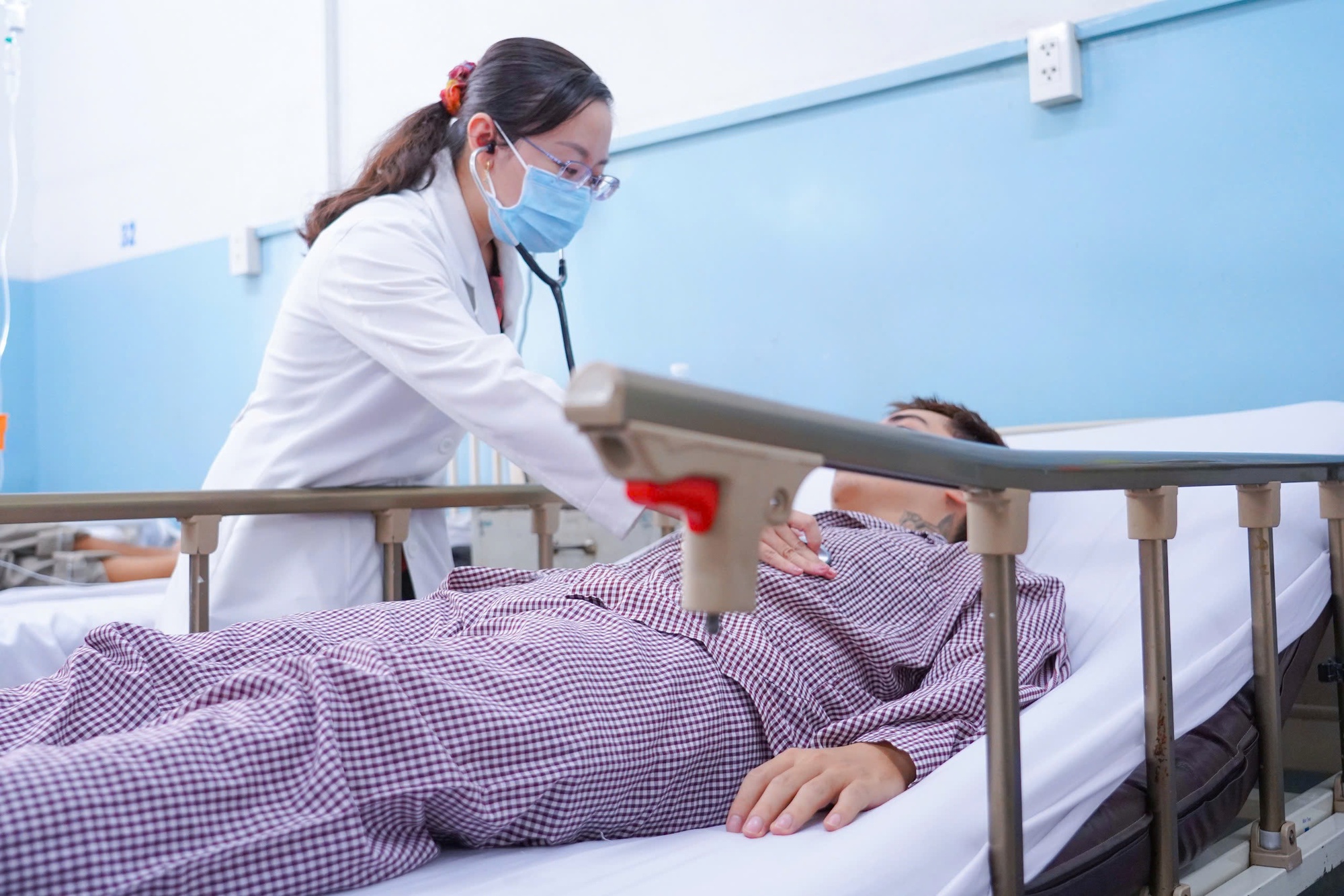 Nhận diện cơ thể “kêu cứu” nếu ăn phải thịt heo nhiễm độc- Ảnh 1.