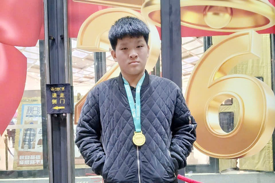 Cậu học sinh vùng khó Bắc Ninh làm nên lịch sử với Huy chương Vàng Robotics Quốc tế- Ảnh 1.