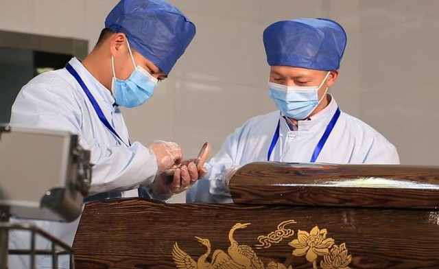 Ng&agrave;nh học g&acirc;y "dựng t&oacute;c g&aacute;y": Cả nền kinh tế lớn thứ 2 thế giới chỉ c&oacute; hơn 10 trường đ&agrave;o tạo, lương c&oacute; thể l&ecirc;n tới 112 triệu- Ảnh 1.