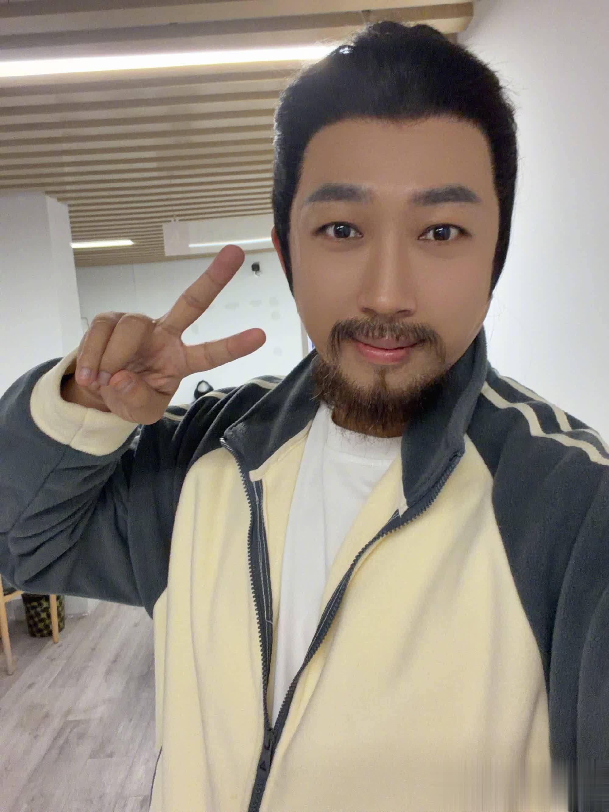 Kẻ bị ghét nhất Trung Quốc khoe bị fan cuồng quấy rối: MXH đồng loạt kêu bốc phét, ai gu mặn lắm mới mê- Ảnh 3. Kẻ bị ghét nhất Trung Quốc khoe bị fan cuồng quấy rối: MXH đồng loạt kêu bốc phét, ai gu mặn lắm mới mê- Ảnh 3.