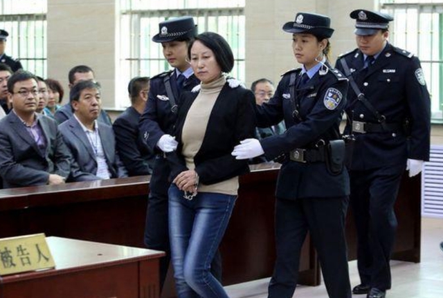 Phát hiện người phụ nữ làm môi giới BĐS rồi sở hữu hơn 100 căn nhà cũ ở vị trí đắc địa, liên quan đến dòng tiền hơn 752 tỷ đồng- Ảnh 1. Phát hiện người phụ nữ làm môi giới BĐS rồi sở hữu hơn 100 căn nhà cũ ở vị trí đắc địa, liên quan đến dòng tiền hơn 752 tỷ đồng- Ảnh 1.