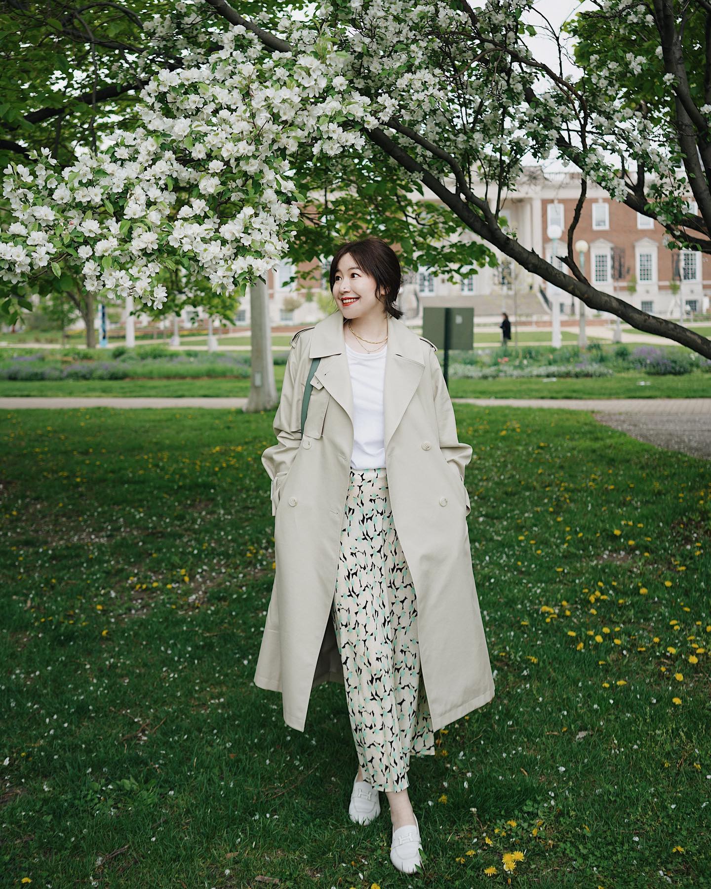 Có thể khẳng định, đây là 5 mẫu áo khoác đẹp nhất để mặc với chân váy- Ảnh 12. Có thể khẳng định, đây là 5 mẫu áo khoác đẹp nhất để mặc với chân váy- Ảnh 12.