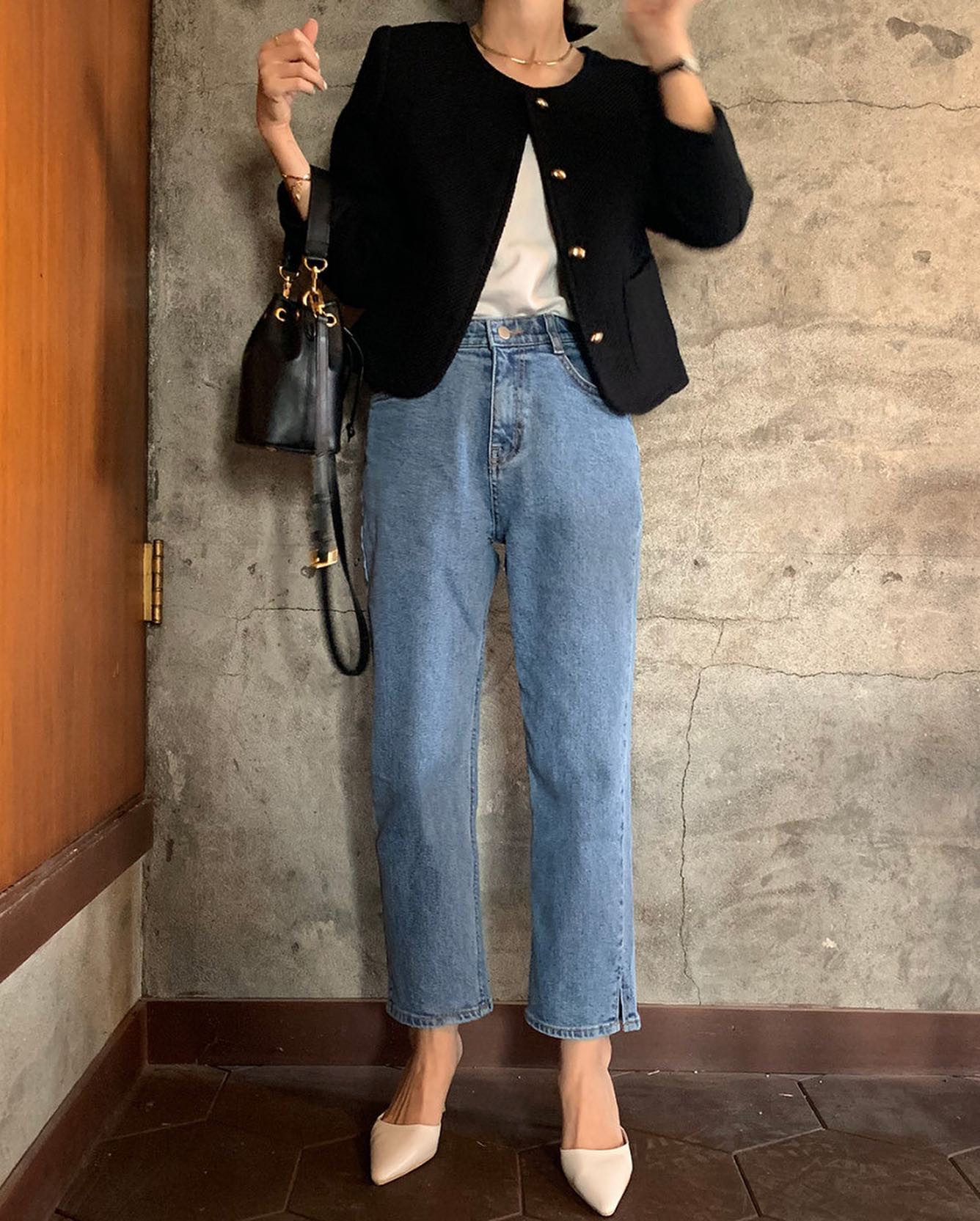 Người phụ nữ cao 1m53 c&oacute; style rất s&agrave;nh điệu, h&oacute;a ra l&agrave; nhờ 4 c&ocirc;ng thức diện đồ đơn giản m&agrave; t&ocirc;n d&aacute;ng- Ảnh 7.