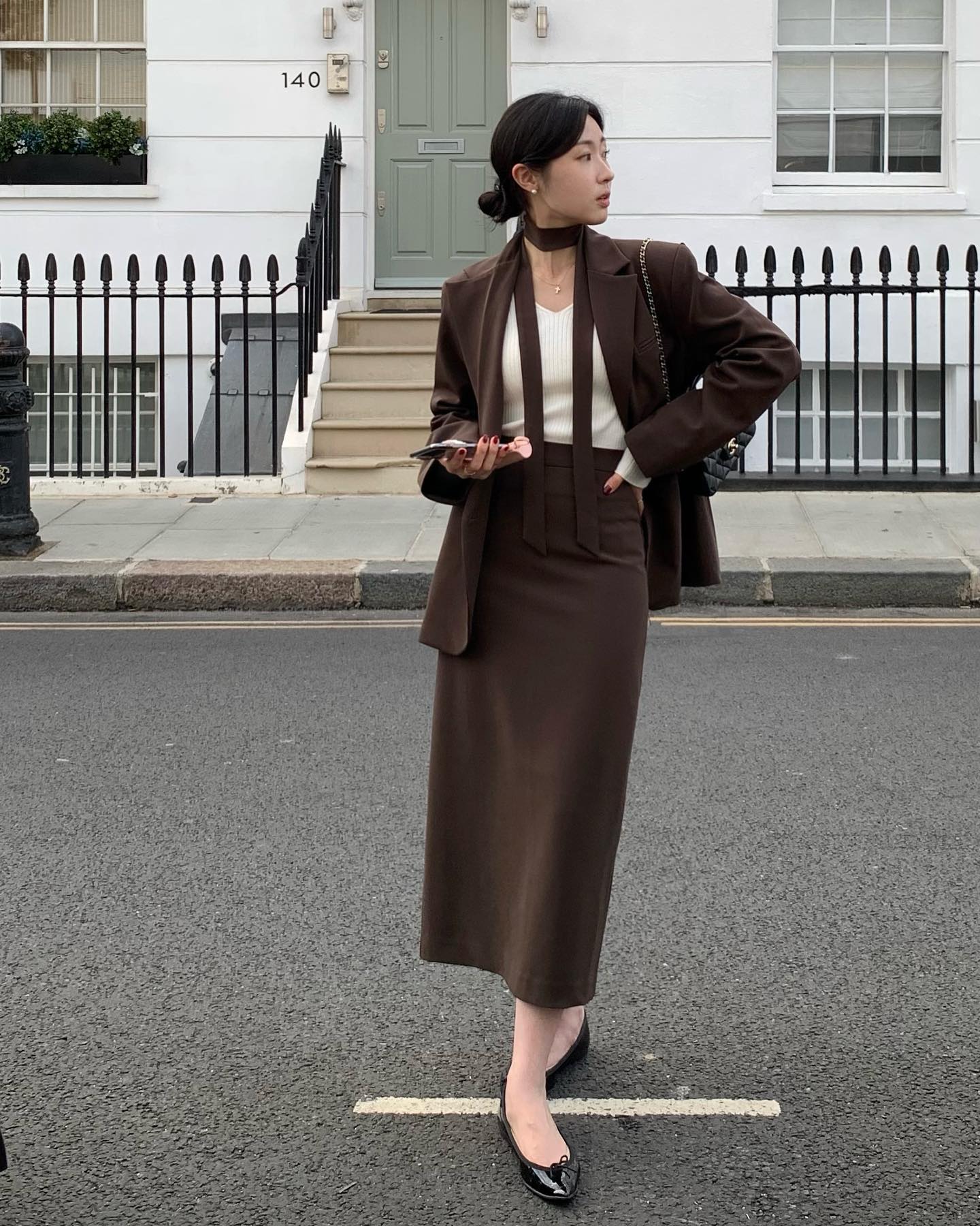 Có thể khẳng định, đây là 5 mẫu áo khoác đẹp nhất để mặc với chân váy- Ảnh 6. Có thể khẳng định, đây là 5 mẫu áo khoác đẹp nhất để mặc với chân váy- Ảnh 6.