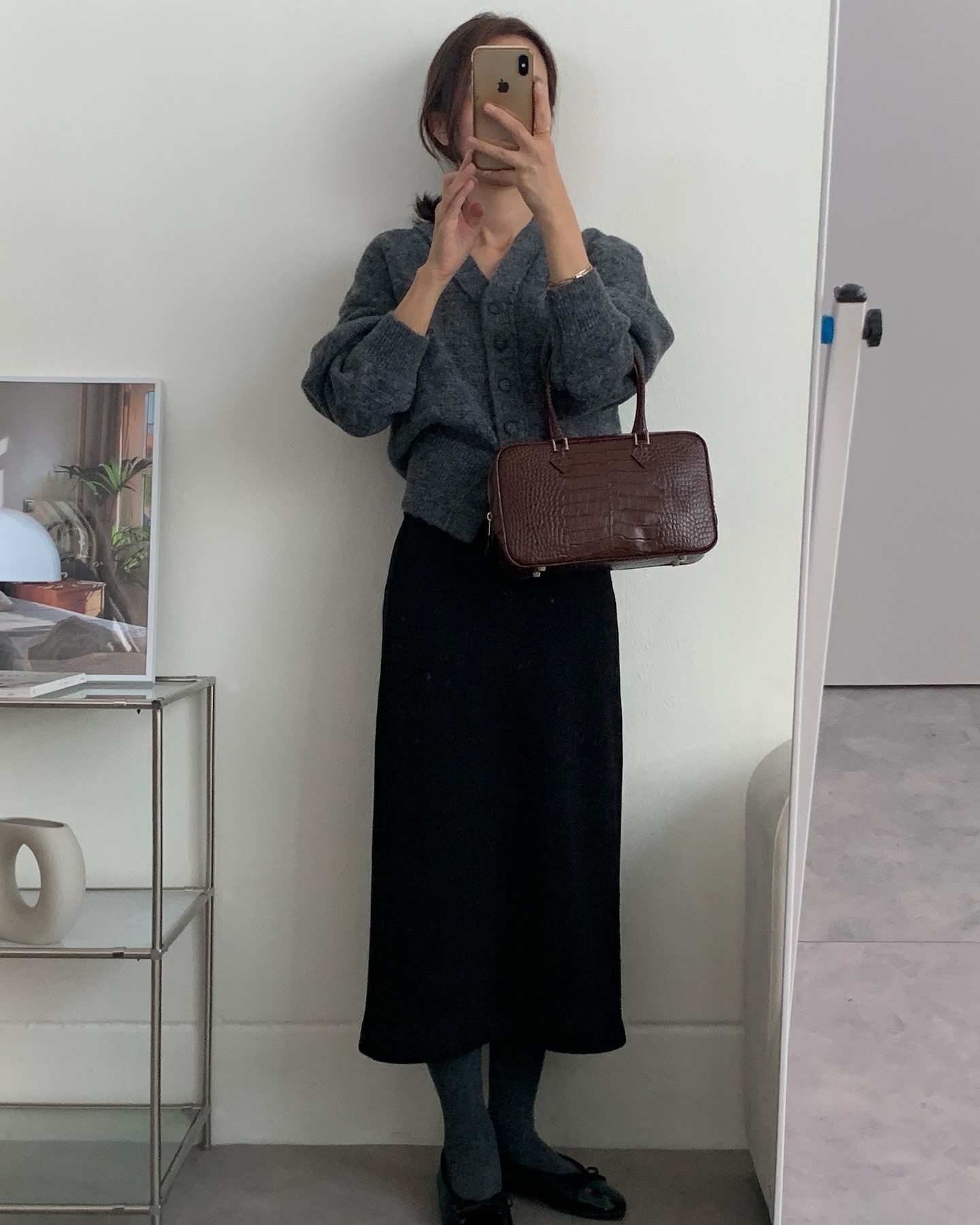 Người phụ nữ cao 1m53 c&oacute; style rất s&agrave;nh điệu, h&oacute;a ra l&agrave; nhờ 4 c&ocirc;ng thức diện đồ đơn giản m&agrave; t&ocirc;n d&aacute;ng- Ảnh 2.