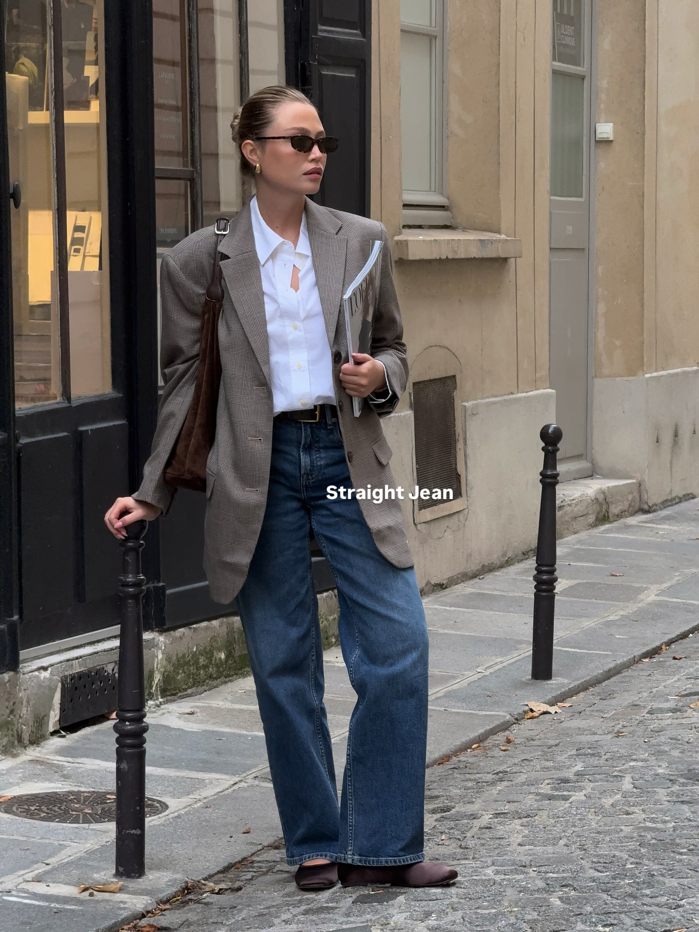 Phụ nữ Ph&aacute;p kh&ocirc;ng chọn &aacute;o kho&aacute;c cầu kỳ, họ ưu ti&ecirc;n 4 kiểu tối giản để mặc thế n&agrave;o cũng sang- Ảnh 1.