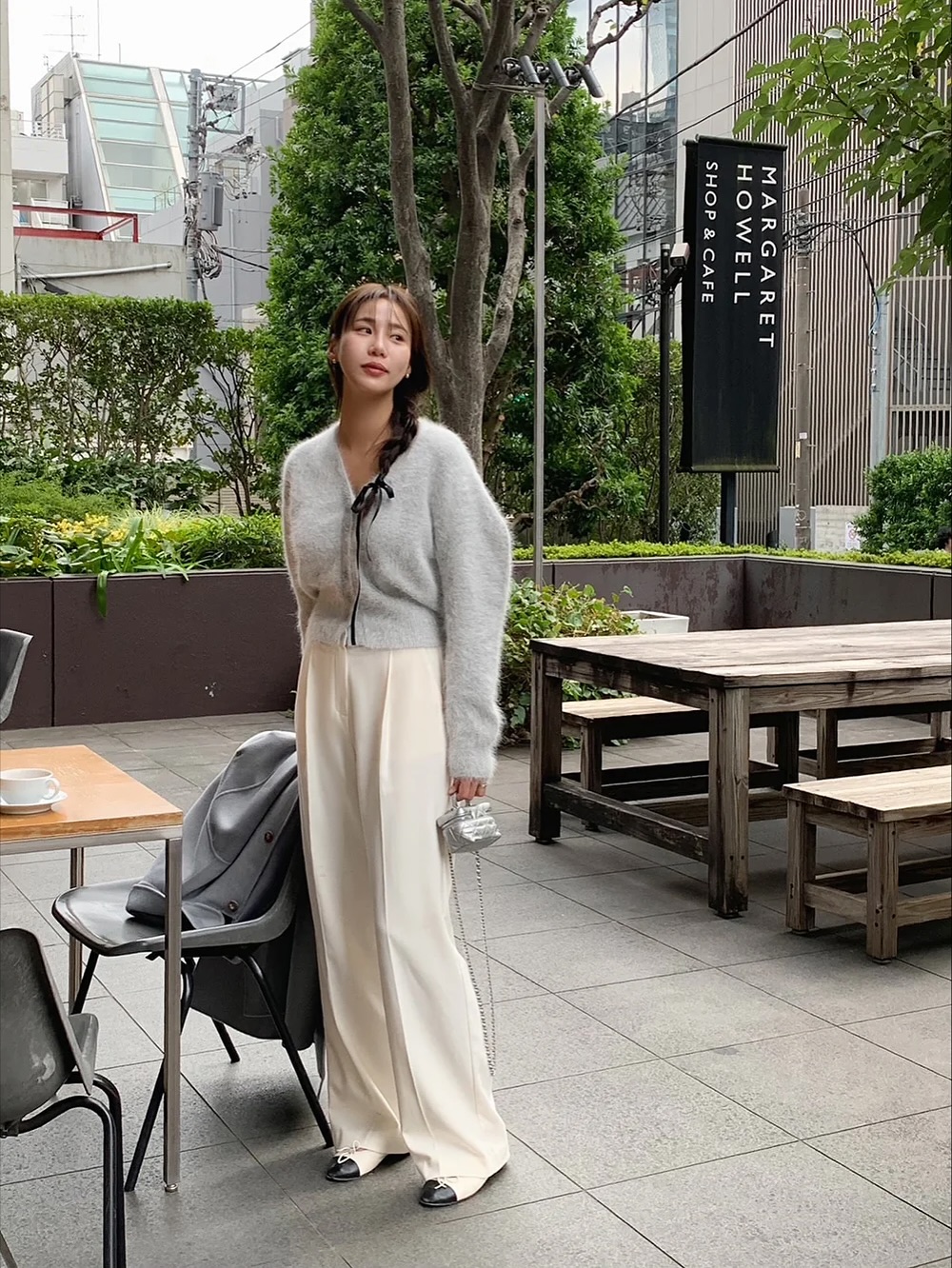 &Aacute;o len v&agrave; quần ống rộng: Cặp b&agrave;i tr&ugrave;ng ho&agrave;n hảo c&oacute; 5 c&aacute;ch mix nh&acirc;n đ&ocirc;i sự trẻ trung- Ảnh 7.