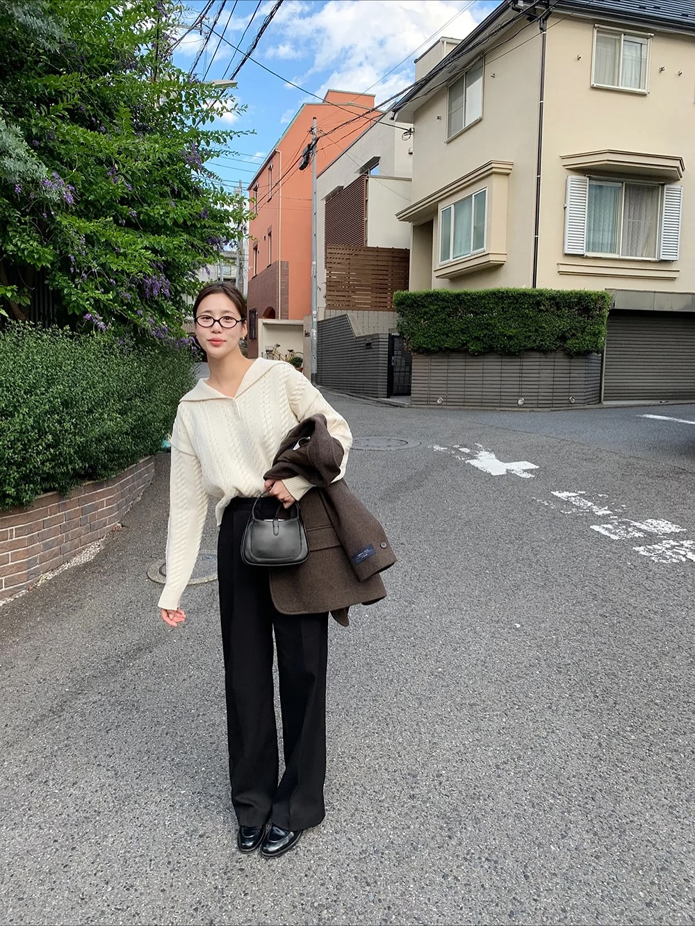 &Aacute;o len v&agrave; quần ống rộng: Cặp b&agrave;i tr&ugrave;ng ho&agrave;n hảo c&oacute; 5 c&aacute;ch mix nh&acirc;n đ&ocirc;i sự trẻ trung- Ảnh 2.