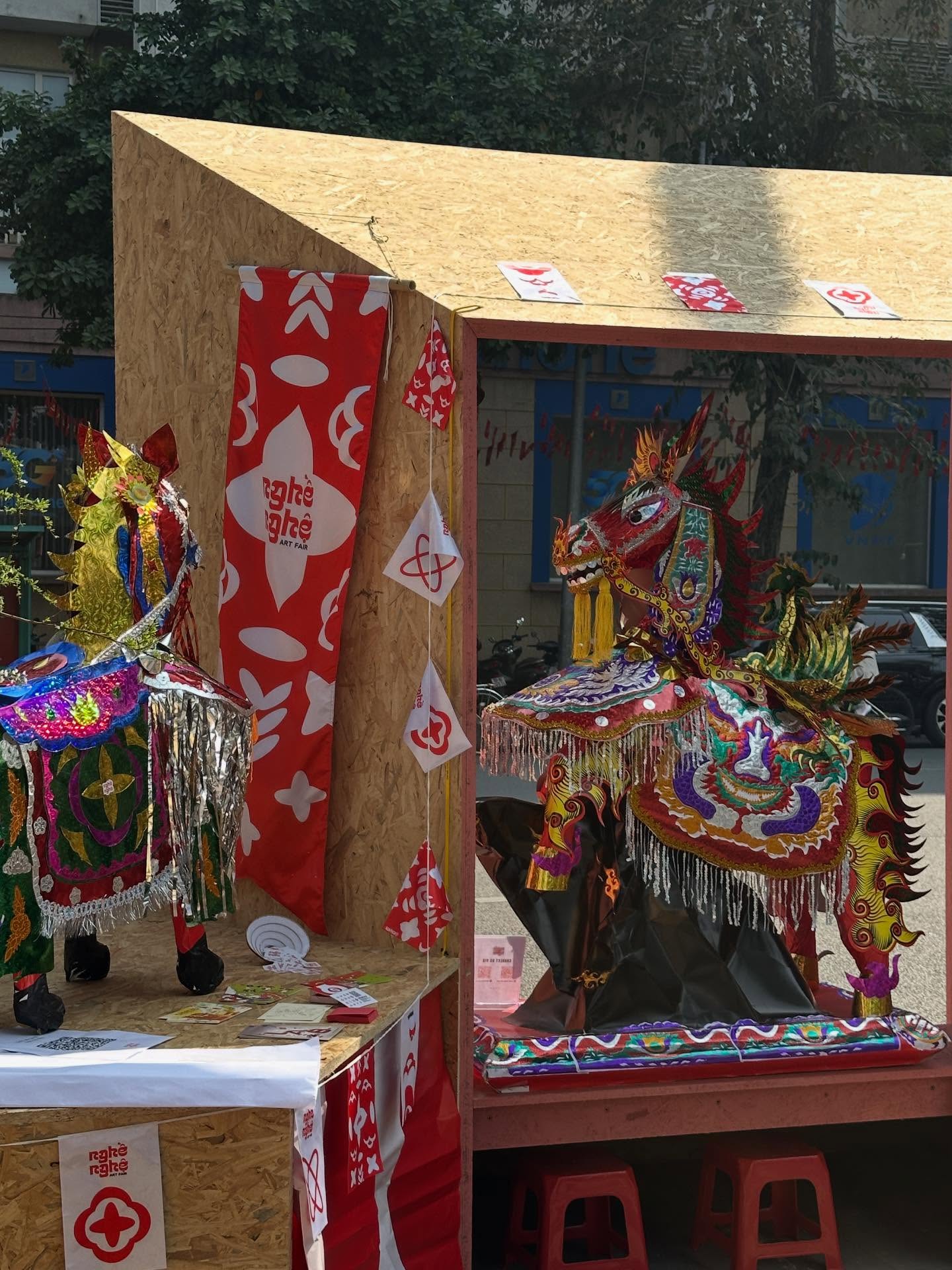 Lễ hội Thiết kế Sáng tạo Hà Nội 2026 tấp nập ngay hồ Hoàn Kiếm, giới trẻ hào hứng trải nghiệm gian hàng LG và loạt local brand siêu nghệ- Ảnh 14. Lễ hội Thiết kế Sáng tạo Hà Nội 2026 tấp nập ngay hồ Hoàn Kiếm, giới trẻ hào hứng trải nghiệm gian hàng LG và loạt local brand siêu nghệ- Ảnh 14.