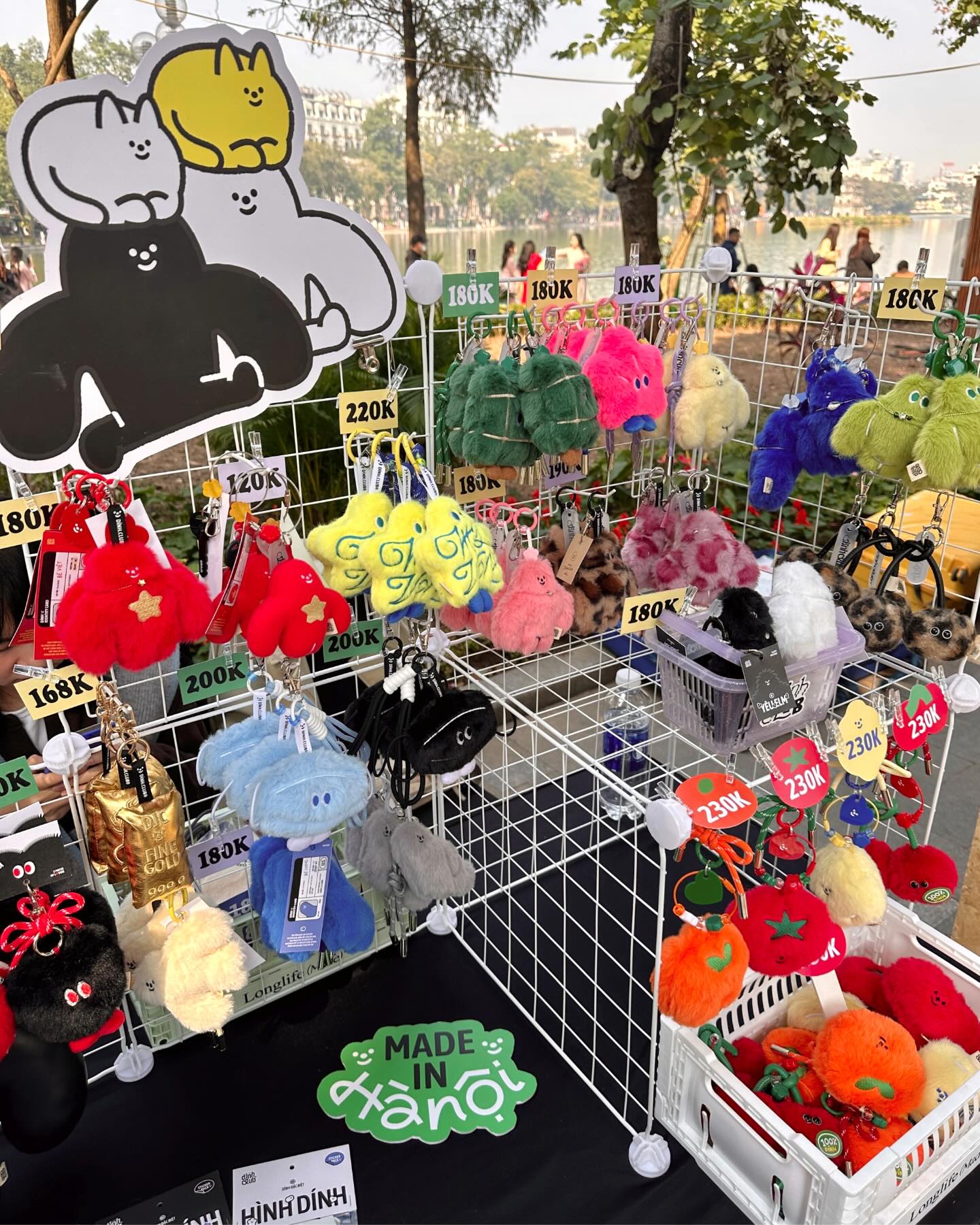 Lễ hội Thiết kế Sáng tạo Hà Nội 2026 tấp nập ngay hồ Hoàn Kiếm, giới trẻ hào hứng trải nghiệm gian hàng LG và loạt local brand siêu nghệ- Ảnh 10. Lễ hội Thiết kế Sáng tạo Hà Nội 2026 tấp nập ngay hồ Hoàn Kiếm, giới trẻ hào hứng trải nghiệm gian hàng LG và loạt local brand siêu nghệ- Ảnh 10.