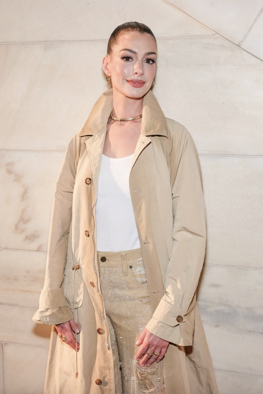 Quảng c&aacute;o sản phẩm chống l&atilde;o ho&aacute; của Anne Hathaway g&acirc;y tranh c&atilde;i- Ảnh 10.