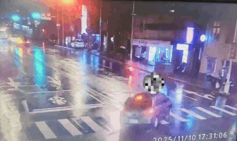 Cảnh s&aacute;t tung CCTV ghi lại vụ cặp vợ chồng diễn vi&ecirc;n l&aacute;i xe t&ocirc;ng chết người đi đường- Ảnh 4.