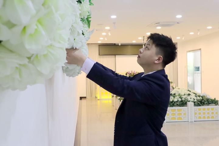 Ng&agrave;nh học g&acirc;y "dựng t&oacute;c g&aacute;y": Cả nền kinh tế lớn thứ 2 thế giới chỉ c&oacute; hơn 10 trường đ&agrave;o tạo, lương c&oacute; thể l&ecirc;n tới 112 triệu- Ảnh 2.