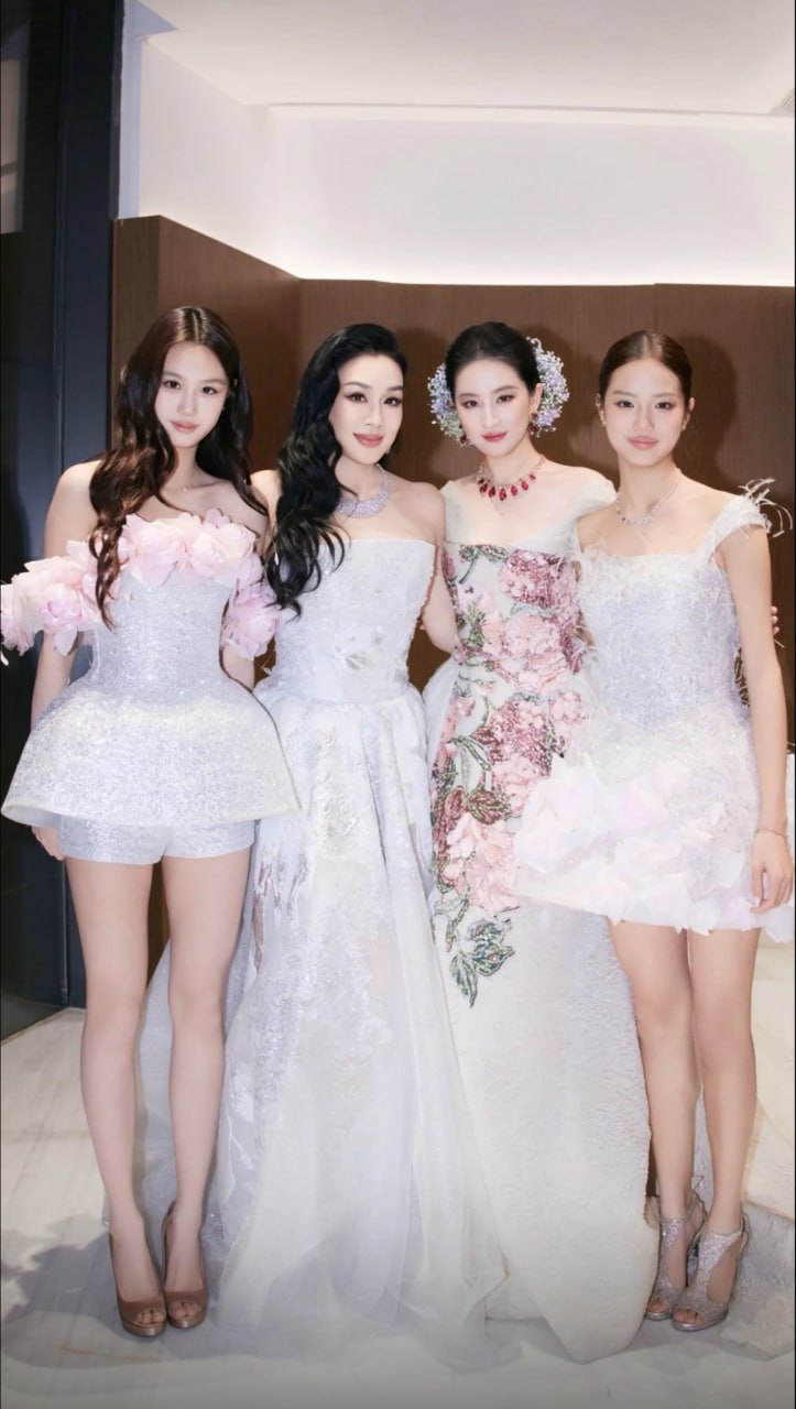 Con g&aacute;i của nữ diễn vi&ecirc;n mới 15 tuổi đ&atilde; xinh ngang Lưu Diệc Phi: Nh&igrave;n tủ đồ skincare đ&uacute;ng l&agrave; nhỏ m&agrave; c&oacute; v&otilde;- Ảnh 2.