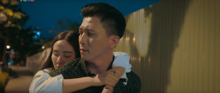 Nam diễn vi&ecirc;n người Mường đ&oacute;ng c&ugrave;ng l&uacute;c 2 phim giờ v&agrave;ng đ&igrave;nh đ&aacute;m tr&ecirc;n VTV l&agrave; ai?- Ảnh 2.