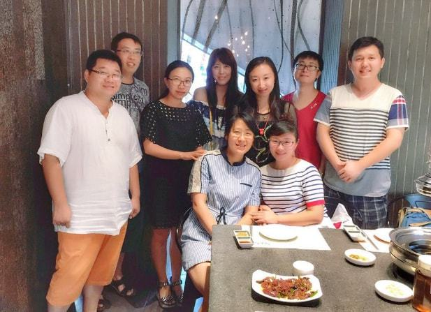 Lớp trưởng bị bạn học cũ &eacute;p thanh to&aacute;n ho&aacute; đơn hơn 56 triệu đồng, một c&acirc;u n&oacute;i của &ldquo;hoa kh&ocirc;i lớp&rdquo; đ&atilde; thay đổi tất cả- Ảnh 2.