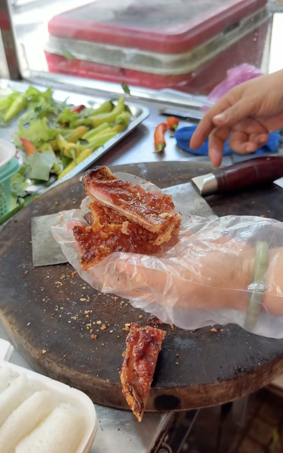 700k một k&yacute; heo quay d&iacute;nh nạc hot nhất Việt Nam đầu năm nay, ai ăn xong cũng tiếc đứt ruột!- Ảnh 10.