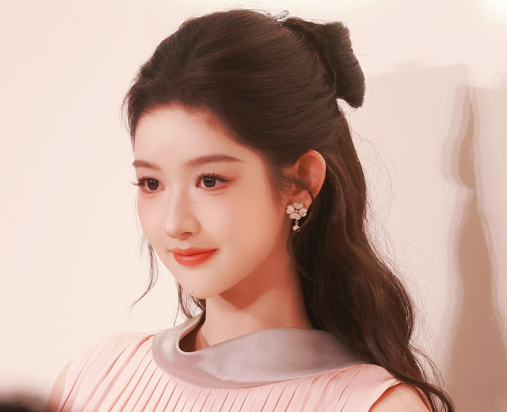 Đ&acirc;y l&agrave; người thật hay l&agrave; b&uacute;p b&ecirc;: Visual đạt đến giới hạn của c&aacute;i đẹp, kh&ocirc;ng thể hơn được nữa- Ảnh 3.