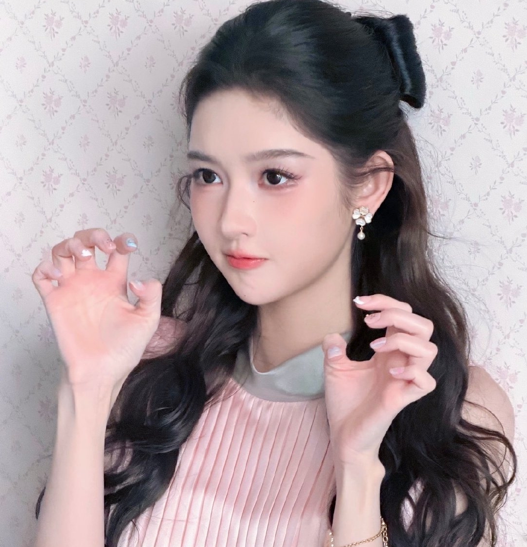 Đ&acirc;y l&agrave; người thật hay l&agrave; b&uacute;p b&ecirc;: Visual đạt đến giới hạn của c&aacute;i đẹp, kh&ocirc;ng thể hơn được nữa- Ảnh 2.