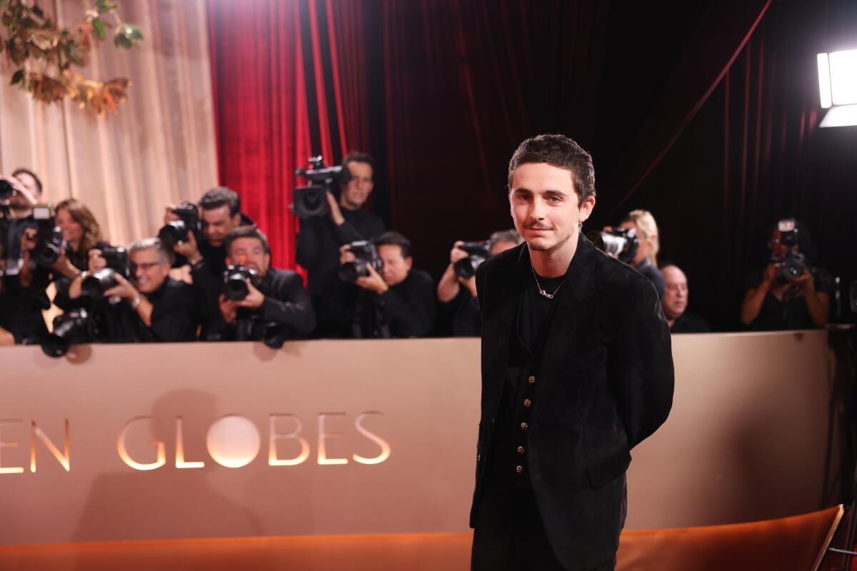 Timoth&eacute;e Chalamet n&oacute;i đ&uacute;ng 2 từ m&agrave; chao đảo c&otilde;i mạng: &Ocirc;ng trời tạo ra địa chấn v&agrave; anh ch&iacute;nh l&agrave; điểm nhấn- Ảnh 5.