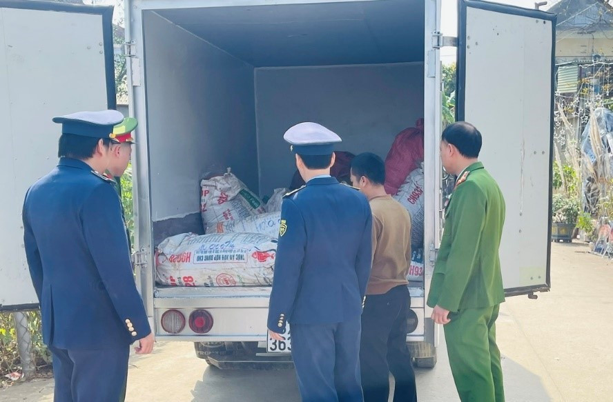 Ph&aacute;t hiện 1 tấn da lợn kh&ocirc;ng r&otilde; nguồn gốc, bốc m&ugrave;i h&ocirc;i- Ảnh 3.