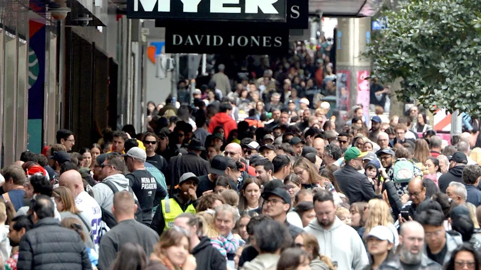 1 triệu người &Uacute;c c&oacute; thể bị bỏ qu&ecirc;n- Ảnh 1.