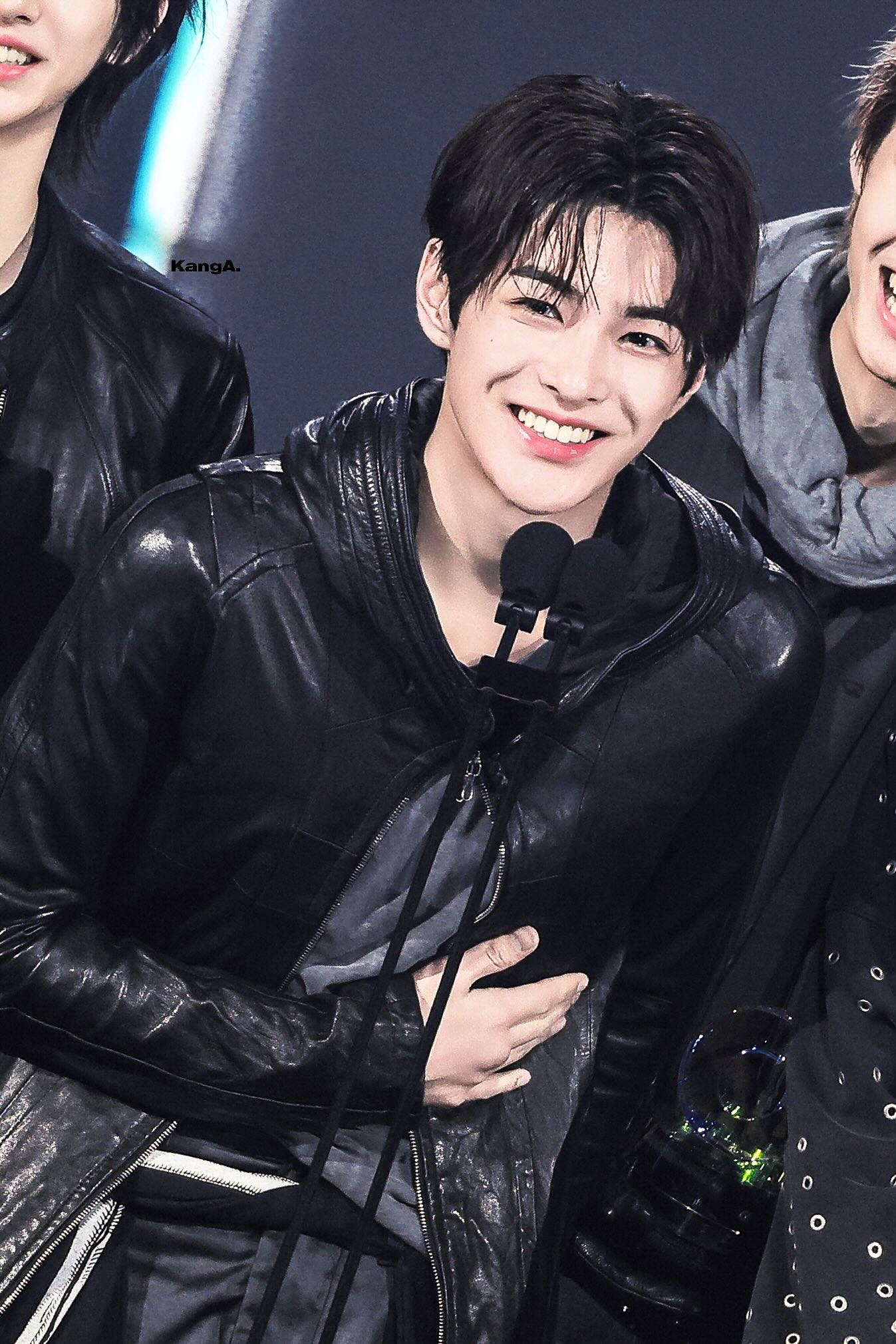 "Th&iacute; sinh Olympia" điển trai như idol H&agrave;n g&acirc;y b&atilde;o- Ảnh 5.