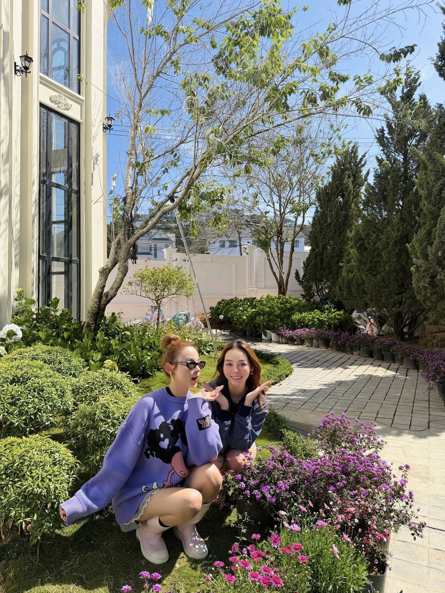 Lần đầu lộ diện căn biệt thự do Huyền Baby v&agrave; bạn th&acirc;n 20 năm x&acirc;y để 