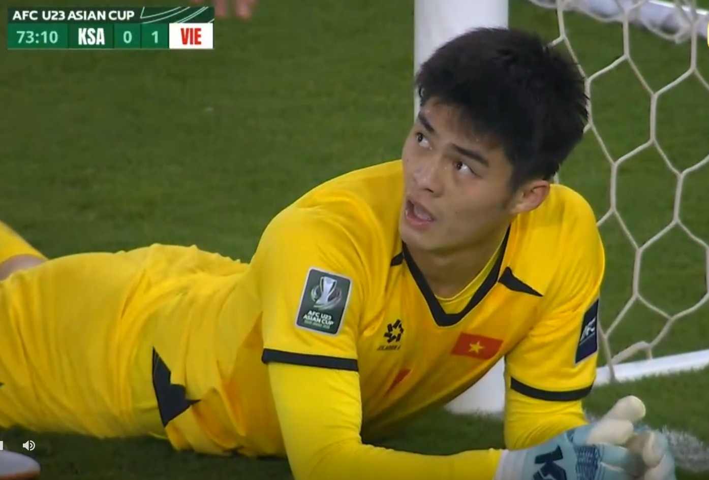 M&agrave;n cản ph&aacute; g&acirc;y sốc của Trần Trung Ki&ecirc;n, gi&agrave;nh suất v&agrave;o tứ kết U23 ch&acirc;u &Aacute;: &ldquo;Chấm 9 th&igrave; chắc kh&ocirc;ng ai d&aacute;m nhận 10&rdquo;- Ảnh 1.