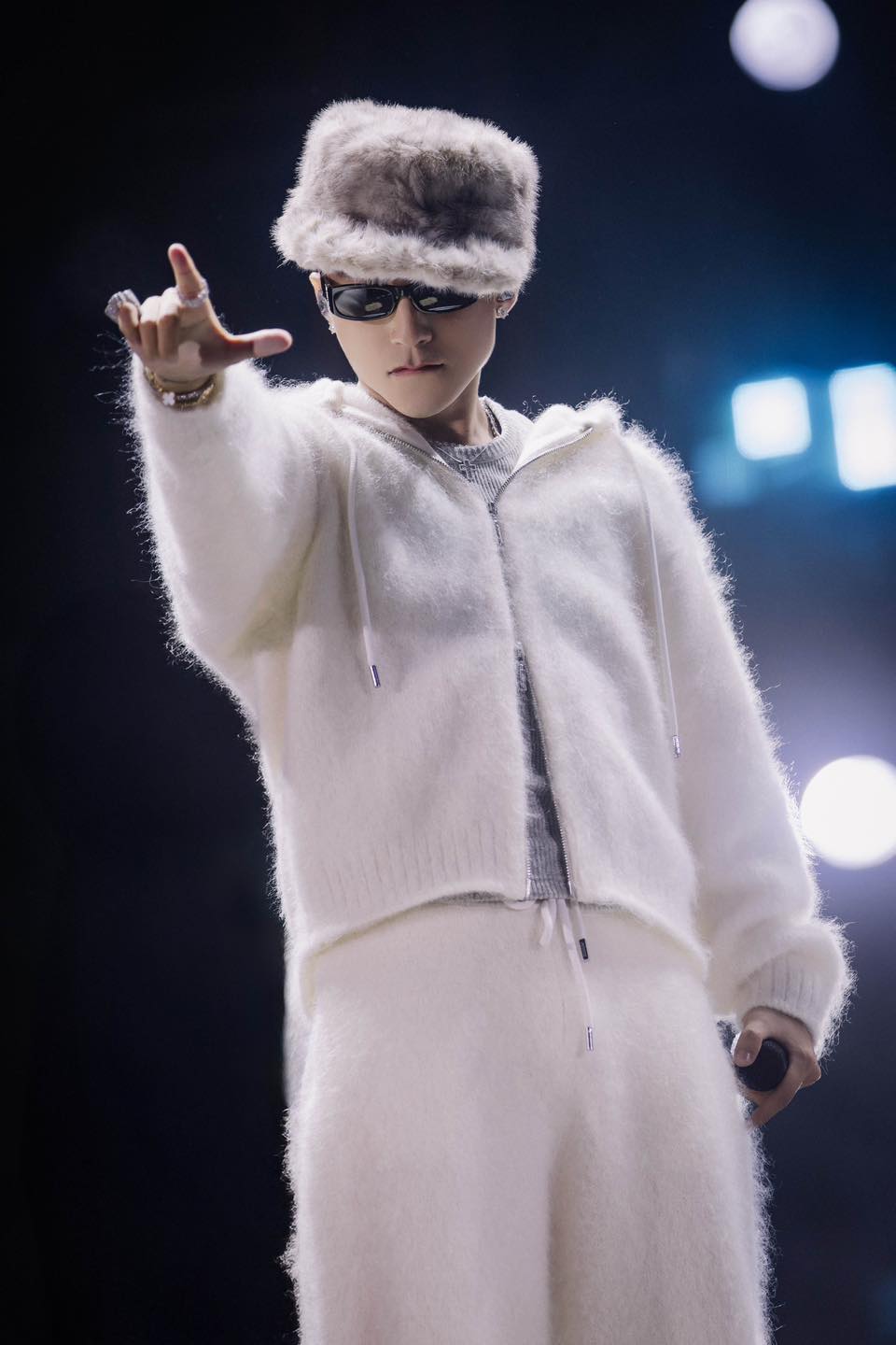 Sơn T&ugrave;ng chăm chỉ tập gym cuối c&ugrave;ng cũng c&oacute; th&agrave;nh quả- Ảnh 2.