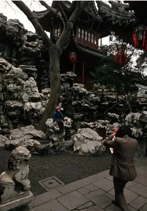 Ảnh cũ Thượng Hải thập ni&ecirc;n 1980: Phương tiện n&agrave;y thống trị đường phố, c&oacute; nơi 40 năm chưa hề kh&aacute;c- Ảnh 19.