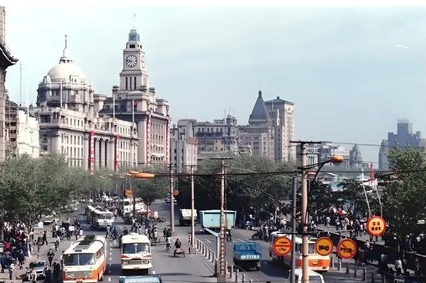 Ảnh cũ Thượng Hải thập ni&ecirc;n 1980: Phương tiện n&agrave;y thống trị đường phố, c&oacute; nơi 40 năm chưa hề kh&aacute;c- Ảnh 2.