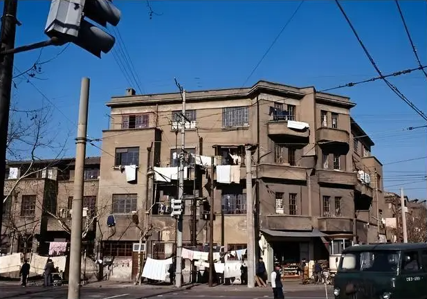 Ảnh cũ Thượng Hải thập ni&ecirc;n 1980: Phương tiện n&agrave;y thống trị đường phố, c&oacute; nơi 40 năm chưa hề kh&aacute;c- Ảnh 26.