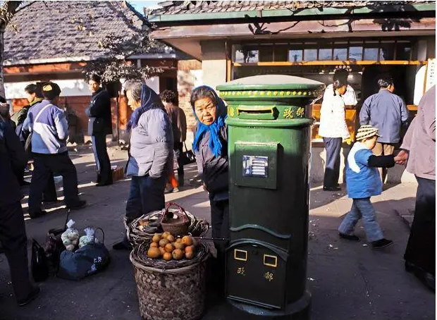 Ảnh cũ Thượng Hải thập ni&ecirc;n 1980: Phương tiện n&agrave;y thống trị đường phố, c&oacute; nơi 40 năm chưa hề kh&aacute;c- Ảnh 7.