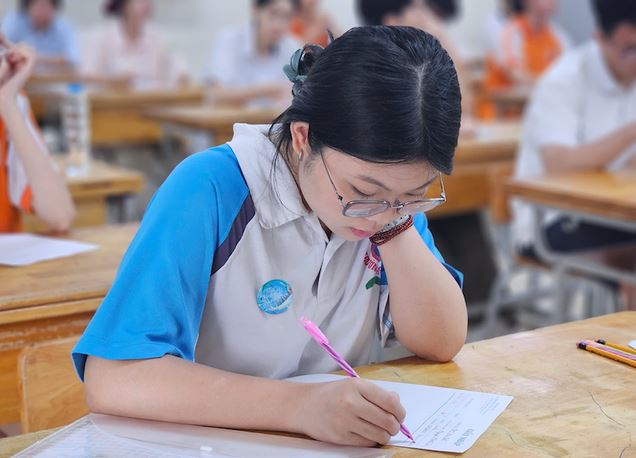 Phụ huynh Hà Nội nói thẳng: Tôi mừng trước dự kiến mới của Bộ GD&ĐT dù trước mắt, những cha mẹ có con học IELTS sẽ hụt hẫng!- Ảnh 1. Phụ huynh Hà Nội nói thẳng: Tôi mừng trước dự kiến mới của Bộ GD&ĐT dù trước mắt, những cha mẹ có con học IELTS sẽ hụt hẫng!- Ảnh 1.