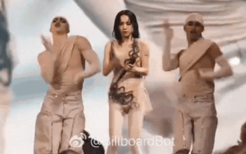 H&agrave;ng trăm người y&ecirc;u cầu Sở Văn ho&aacute; - Du lịch dừng concert "vườn lạc th&uacute;" 760 tỷ của mỹ nh&acirc;n n&agrave;y- Ảnh 7.