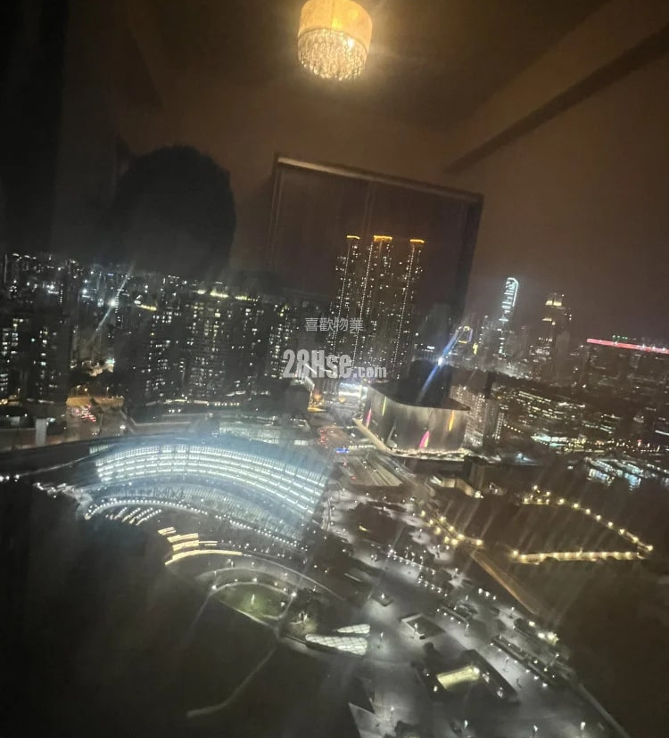 O&aacute;ch nhất HongKong: Địa điểm khiến ai đi qua cũng nh&igrave;n mỏi cổ- Ảnh 8.