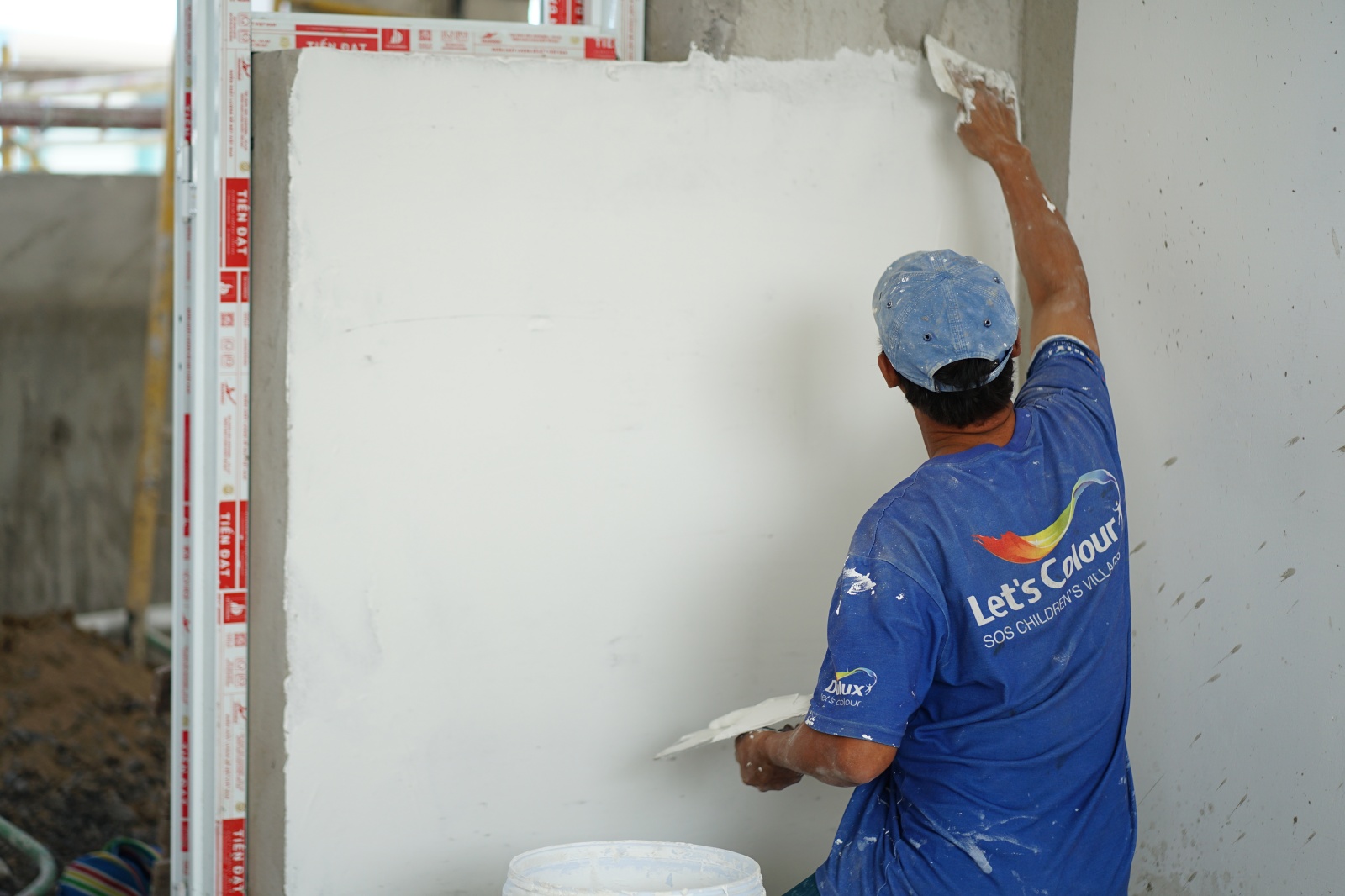 Ngắm ng&ocirc;i trường tiểu học tr&ecirc;n đất nghĩa trang lớn nhất TPHCM đ&atilde; th&agrave;nh h&igrave;nh: Phụ huynh mong ng&agrave;y con được đi học- Ảnh 16.