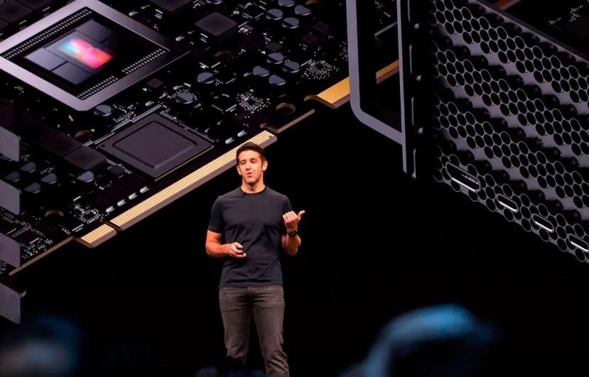 Ứng vi&ecirc;n h&agrave;ng đầu kế nhiệm CEO Tim Cook: Đ&atilde; gắn b&oacute; 2 thập kỷ, ti&ecirc;n phong ph&aacute;t triển iPhone Air- Ảnh 2.