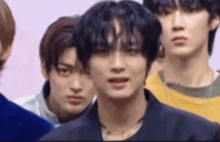 Hội mỹ nam đẹp nhất hiện tại li&ecirc;n tục lộ th&aacute;i độ chế nhạo tiền bối, ngũ quan nhăn nh&oacute; kh&oacute; hiểu- Ảnh 4.