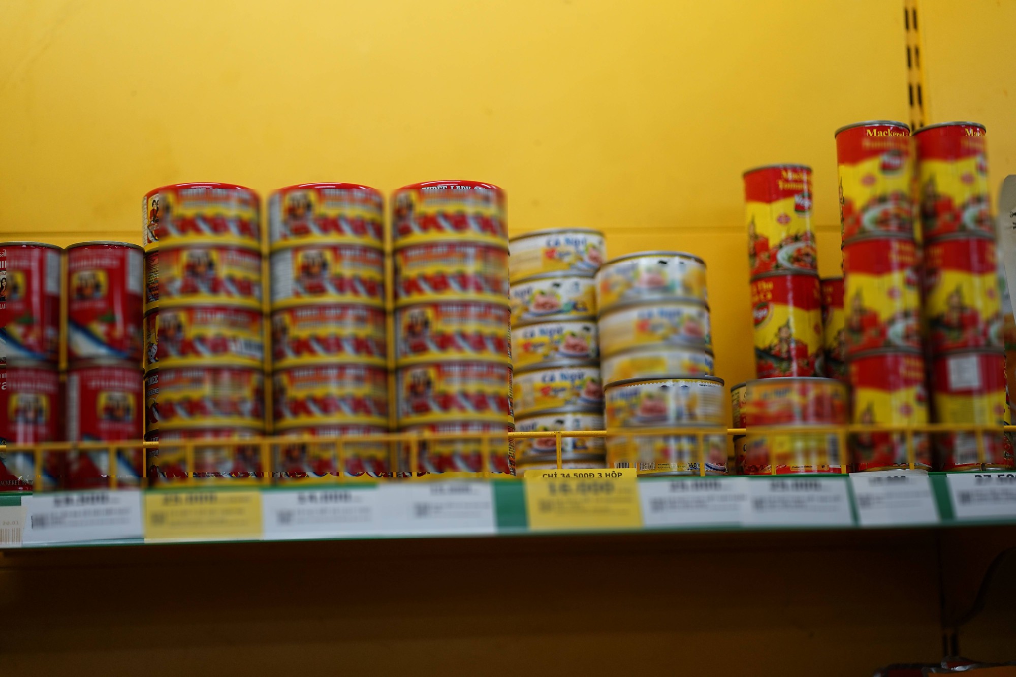 Ghi nhận t&igrave;nh h&igrave;nh thu hồi đồ hộp Hạ Long: Nhiều cửa h&agrave;ng B&aacute;ch H&oacute;a Xanh v&agrave; WinMart+ sẵn s&agrave;ng ho&agrave;n tiền cho kh&aacute;ch d&ugrave; kh&ocirc;ng c&ograve;n h&oacute;a đơn- Ảnh 3.